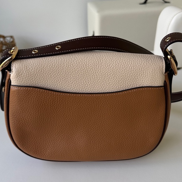 ✨Coach Macie Suede Colorblock Cream and Brown Leather Crossbody Bag - New - Picture 3 of 12